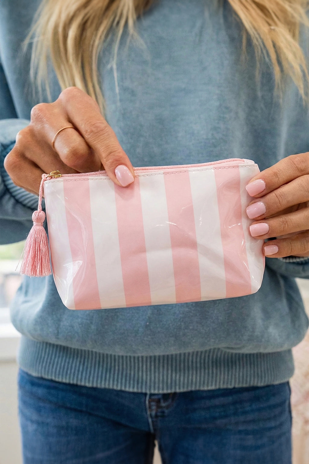 Checkered Vinyl Waterproof Tassel Makeup Bag